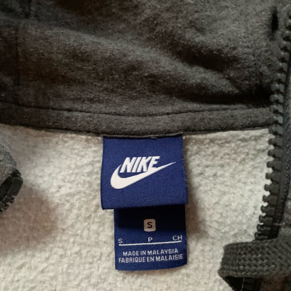 Nike jacket - Picture 3 of 3